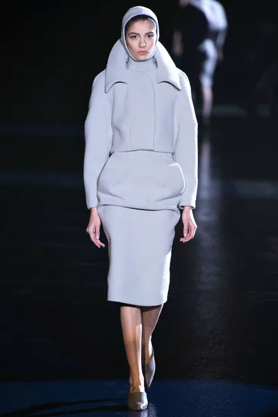 Look 4